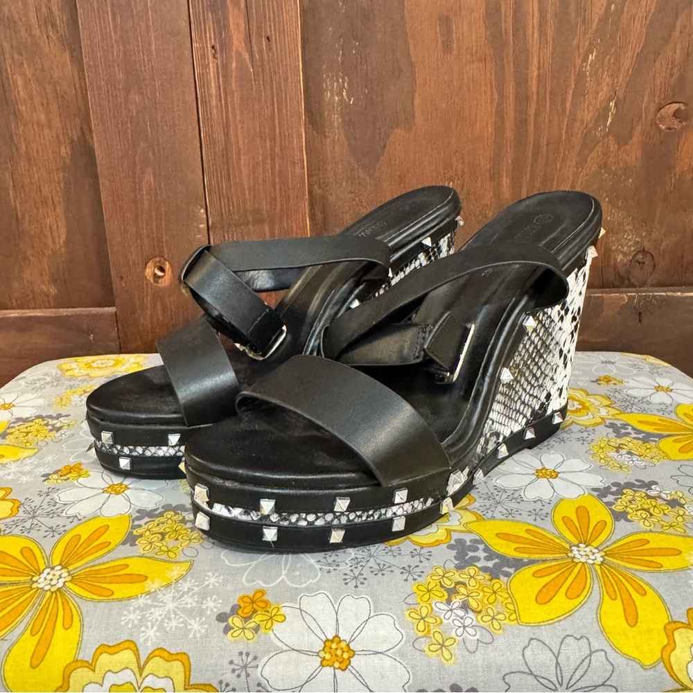 Wild Diva Black Wedge Sandals with Snakeskin Platform